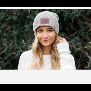 Love your melon beanie with black fur pom